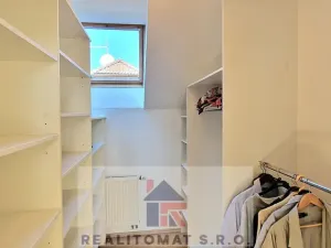 Pronájem rodinného domu, Šestajovice, Ve Skále, 160 m2