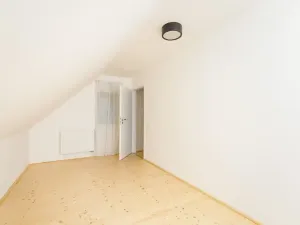 Pronájem atypického bytu, Sedlec, 73 m2