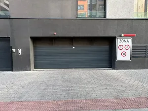 Pronájem garáže, Praha - Libeň, Kurta Konráda, 17 m2