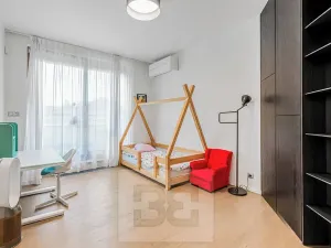 Prodej bytu 4+kk, Praha - Holešovice, V háji, 106 m2