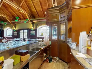 Dražba restaurace, Praha - Holešovice, Jankovcova, 1096 m2