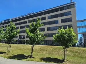 Pronájem kanceláře, Praha, 1261 m2