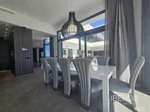 Prodej rodinného domu, Algeciras, Španělsko, Calle del Cabo Roig, 479 m2