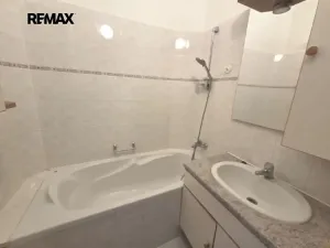 Pronájem bytu 3+1, Praha - Čakovice, Radbuzská, 85 m2
