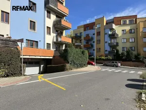 Pronájem garážového stání, Praha - Hostivař, Vladycká, 14 m2