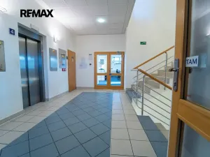 Pronájem obchodního prostoru, Kolín, Sladkovského, 540 m2