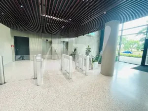 Pronájem kanceláře, Praha - Karlín, Rohanské nábřeží, 769 m2