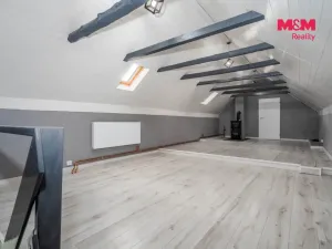 Prodej rodinného domu, Lužná, Masarykovo nám., 165 m2