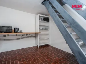 Prodej rodinného domu, Lužná, Masarykovo nám., 165 m2