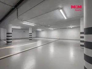 Pronájem garážového stání, Benešov, Dukelská, 14 m2
