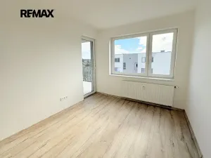 Pronájem bytu 4+kk, Velký Osek, U hřiště, 84 m2