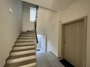 Pronájem bytu 1+kk, Pardubice, Na Okrouhlíku, 29 m2