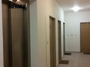 Pronájem bytu 1+kk, Praha - Libeň, Drahobejlova, 33 m2