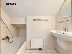 Pronájem bytu 2+kk, Praha - Vinohrady, Hradešínská, 65 m2