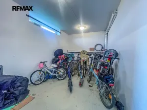Pronájem bytu 1+kk, Praha - Horní Měcholupy, Padovská, 32 m2