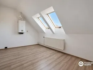 Pronájem obchodního prostoru, Ivančice, Jana Schwarze, 100 m2