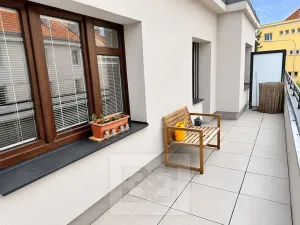 Pronájem bytu 1+kk, Praha - Nusle, U družstva Život, 44 m2