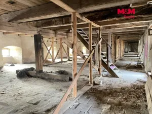 Prodej historického objektu, Doksany, 1751 m2