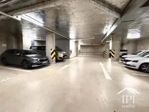 Pronájem garážového stání, Praha - Michle, V dolině, 17 m2