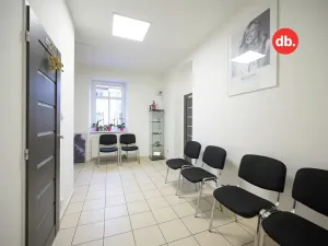 Pronájem obchodního prostoru, Karlovy Vary, Nejdecká, 70 m2
