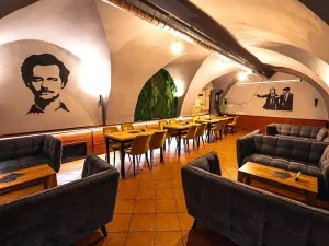 Pronájem restaurace, Chrudim, Palackého třída, 260 m2