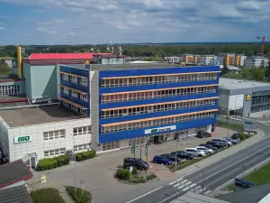 Pronájem kanceláře, Praha - Uhříněves, Přátelství, 96 m2