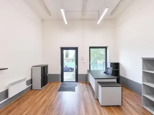 Pronájem kanceláře, Praha - Horní Počernice, Komárovská, 210 m2
