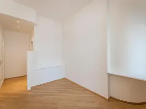 Pronájem bytu 4+1, Praha - Nové Město, Odborů, 100 m2