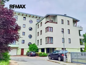 Pronájem bytu 2+kk, Praha - Podolí, Na hřebenech I, 38 m2