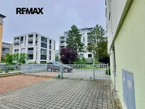 Pronájem bytu 2+kk, Praha - Podolí, Na hřebenech I, 38 m2