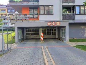 Pronájem garážového stání, Praha - Stodůlky, Laurinova, 15 m2