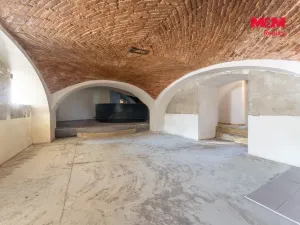 Prodej činžovního domu, Liběchov, nám. V. Levého, 1120 m2