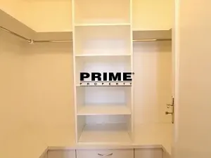 Pronájem bytu 4+1, Praha - Nové Město, Odborů, 100 m2