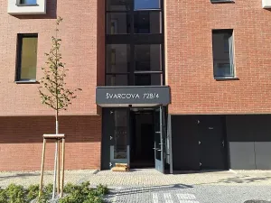 Pronájem bytu 1+kk, Praha - Karlín, Švarcova, 31 m2