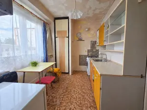 Prodej bytu 3+1, Kralupy nad Vltavou - Lobeček, nám. Mládežníků, 74 m2