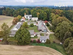 Prodej zemědělského objektu, Jindřichův Hradec, 9726 m2