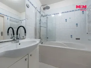 Prodej bytu 4+1, Větrušice, Jižní, 74 m2