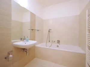 Pronájem kanceláře, Praha - Smíchov, Štefánikova, 82 m2