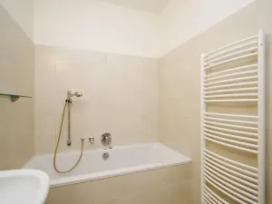 Pronájem kanceláře, Praha - Smíchov, Štefánikova, 82 m2