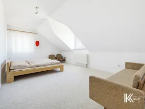 Prodej kanceláře, Hrochův Týnec, 356 m2