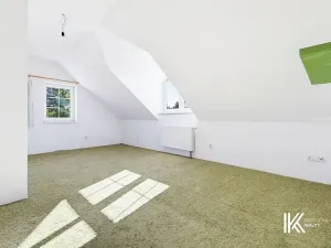 Prodej kanceláře, Hrochův Týnec, 356 m2