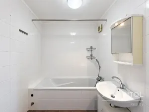 Prodej bytu 3+kk, Praha - Bohnice, Radomská, 57 m2