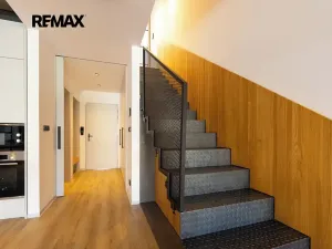 Prodej vícegeneračního domu, Praha - Vysočany, Moravcových, 228 m2