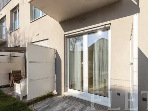 Pronájem bytu 1+kk, Praha - Hostavice, Českobrodská, 36 m2