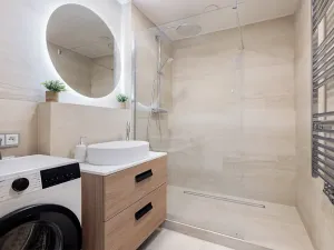 Pronájem bytu 2+kk, Praha - Karlín, Rohanské nábřeží, 60 m2