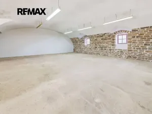 Prodej výrobních prostor, Holany, 241 m2