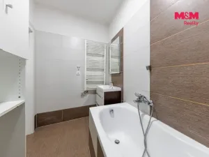 Prodej komerční nemovitosti, Karlovy Vary, Moravská, 85 m2