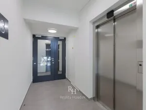 Pronájem bytu 2+kk, Kladno, Ke stadionu, 58 m2