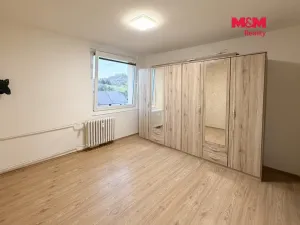 Prodej bytu 3+1, Hostomice, Školní náměstí, 63 m2