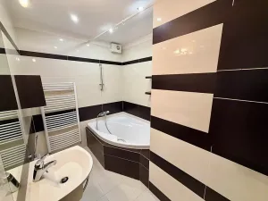 Prodej bytu 3+1, Klatovy, Luční, 84 m2